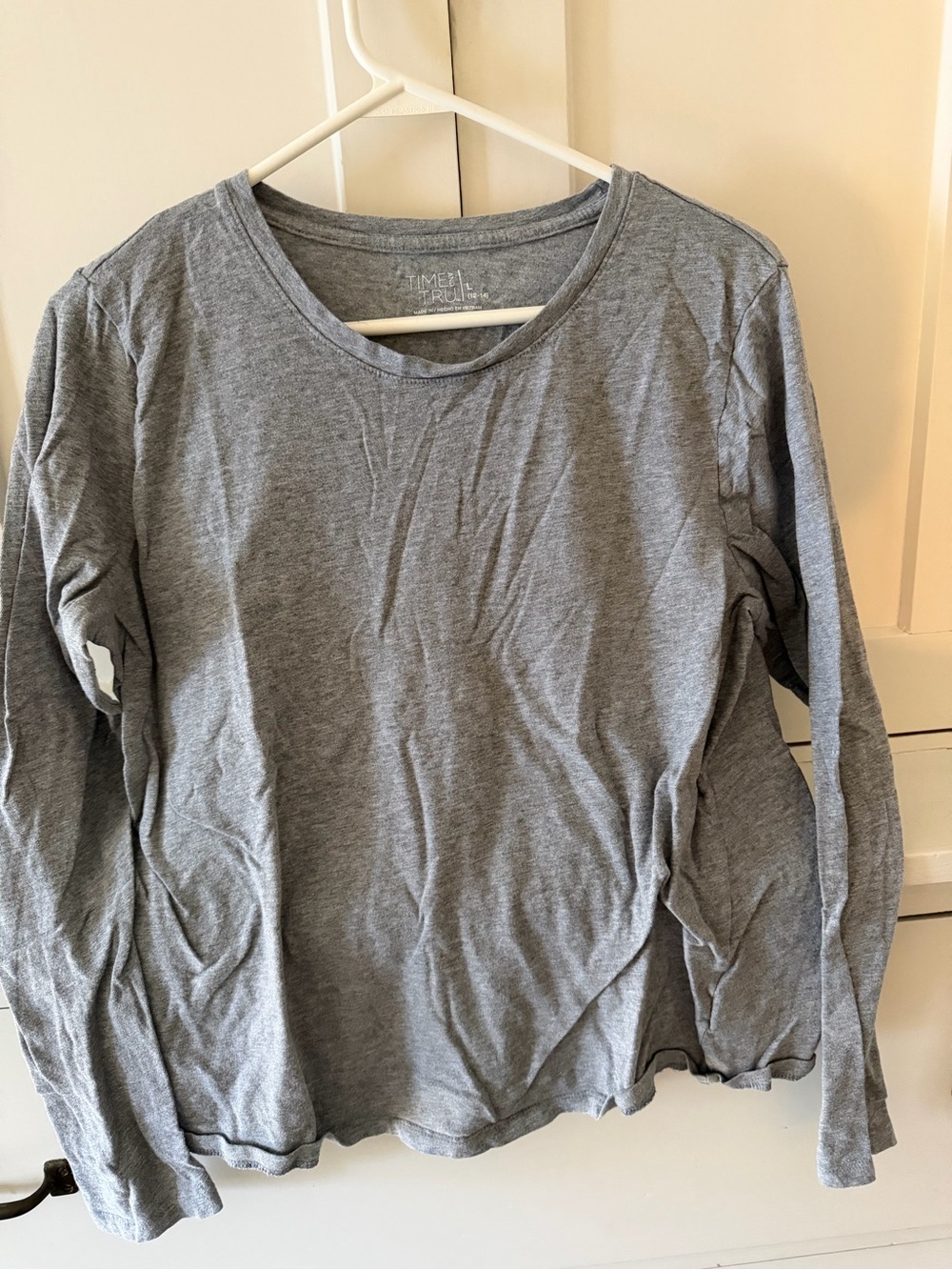Time and Tru Gray Long-Sleeve Crewneck Tee